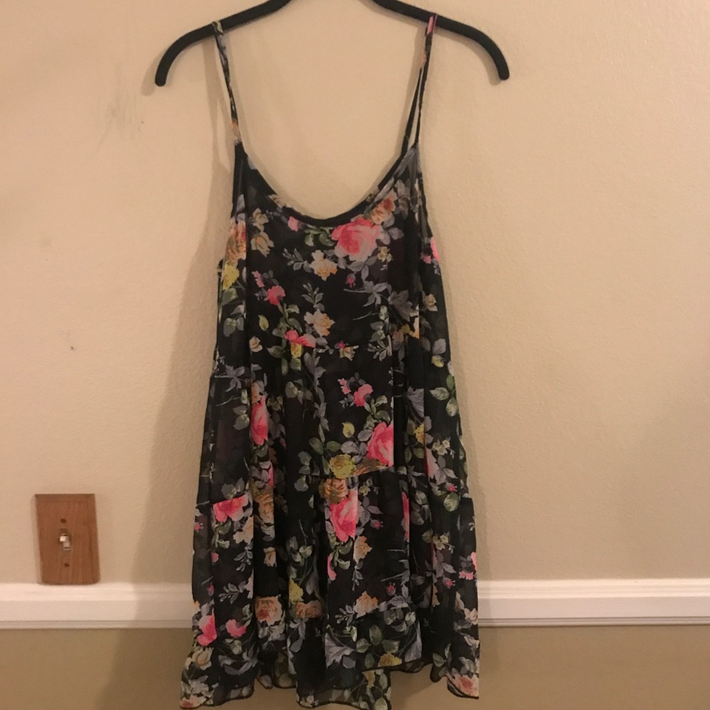 Sheer floral mini dress - Picture 2 of 8